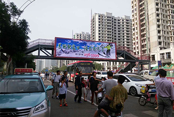 張家口市建國(guó)路人行過街天橋雙側(cè)雙面LED電子屏 張家口市建國(guó)路人行過街天橋雙側(cè)雙面LED電子屏